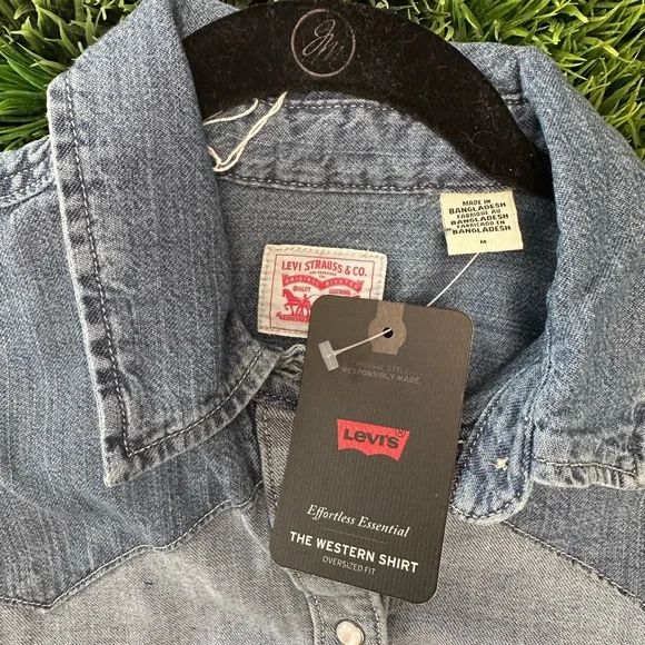 New with tags up cycled Levi’s western button down Led Zeppelin heart wings M